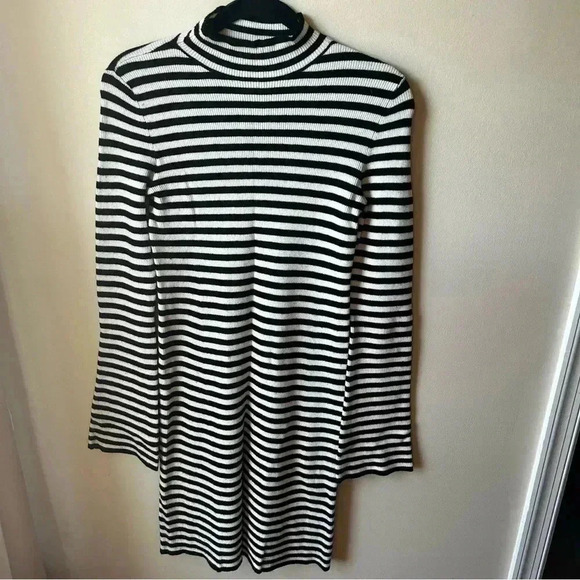 Express - Womens Long Sleeved Mini Dress - Picture 1 of 10
